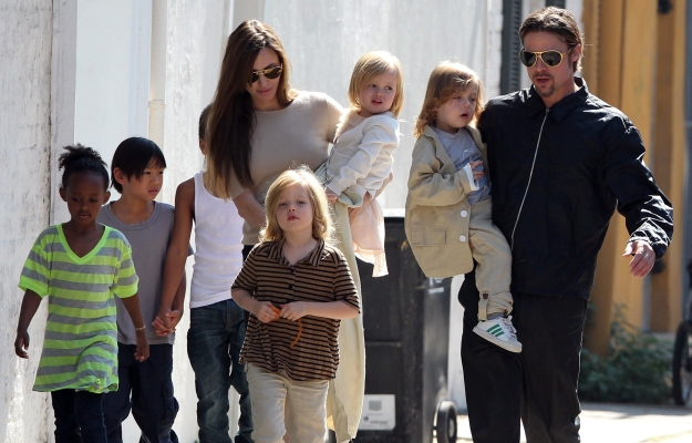 Angelina in Brad bosta posvojila sedmega otroka!
