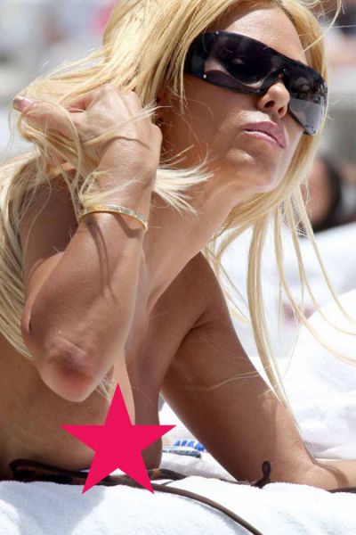 OPS! Shauna Sand spet pokazala bradavičke