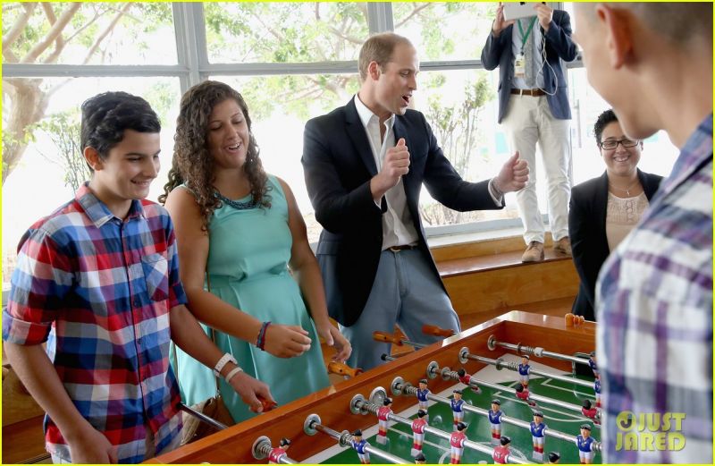 Opa! Princ William: Namesto Kate se je zelo vživel