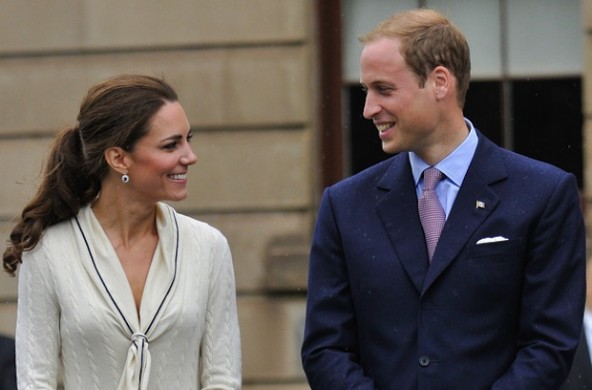 Princ William in Kate Middleton šokirala potnike na letalu!