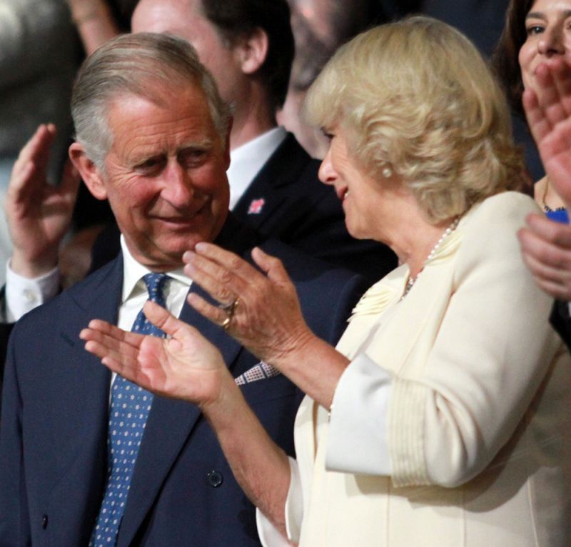 Camilla Parker Bowles: Ne zna osrečiti Princa Charlesa?