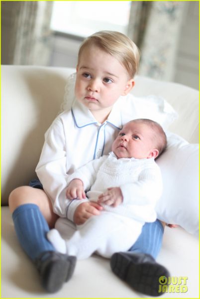Foto! Prve fotografije princa Georga in princeske Charlotte