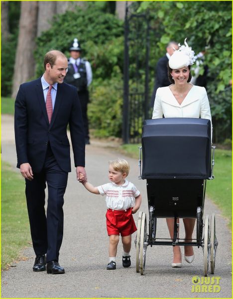 Foto&Video! Tako sta Kate in William krstila malo Charlotte