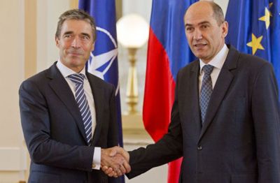UJET! Janez Janša posle sklepal kar na kolesu