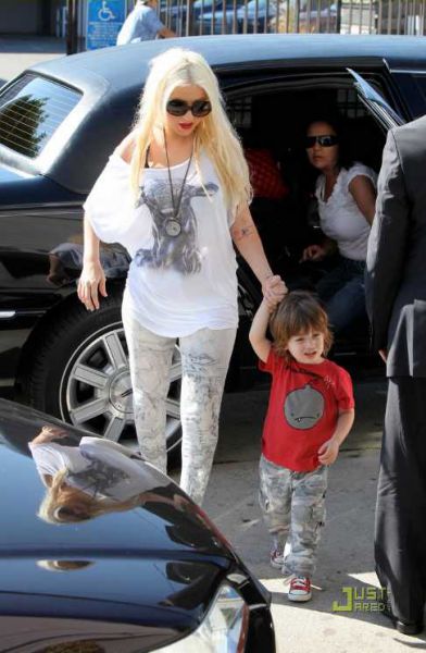 FOTO Kičasto oblečena Christina Aguilera je izgubila okus za modo