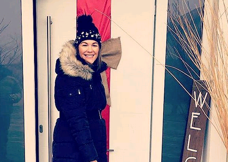 Rebeka Dremelj s hčerkico že doma