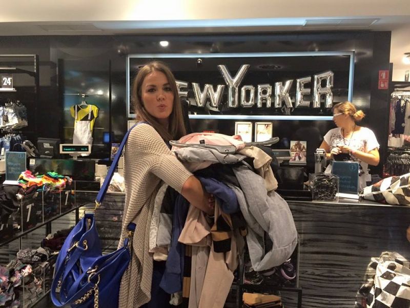 UJETA! Rebeka Dremelj: Kaj se nahaja v njeni garderobi?