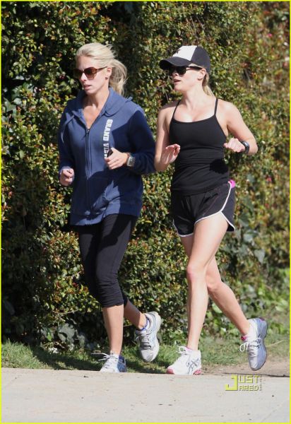 Reese Witherspoon se s polno paro pripravlja na poroko