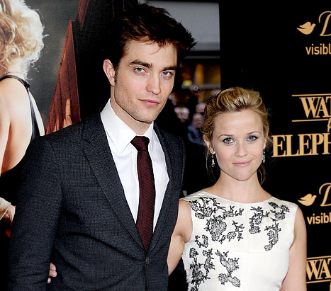 Robert Pattinson: Po škandalu se skriva pri Reese Witherspoon