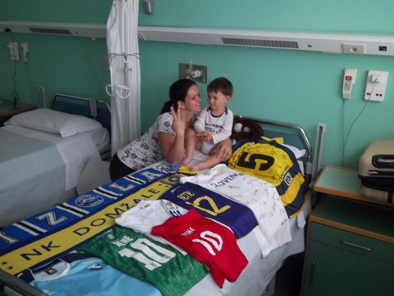 UAU! Operacija Renejeve nogice je uspela!