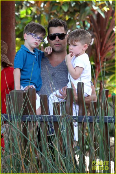 FOTO Ricky Martin: Ste že videli bolj prisrčna dvojčka?