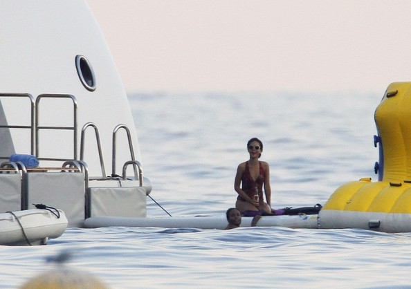 (Pre)glasno Rihanno utišali policisti