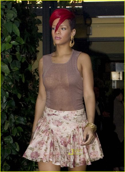 Rihanna: Pevka si je dala operirati nos!