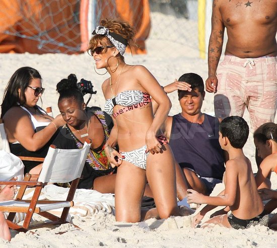 Bikini! Rihanna na brazilski plaži razkazovala mamljive obline