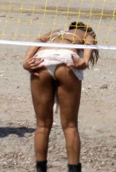 OPS! Rihanna nastavila seksi ritko