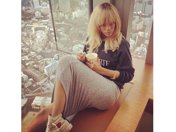 Foto: Rihanna preganjala dolgčas v Tokiu