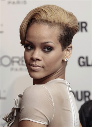Rihanna: V Franciji prepovedali njen novi spot