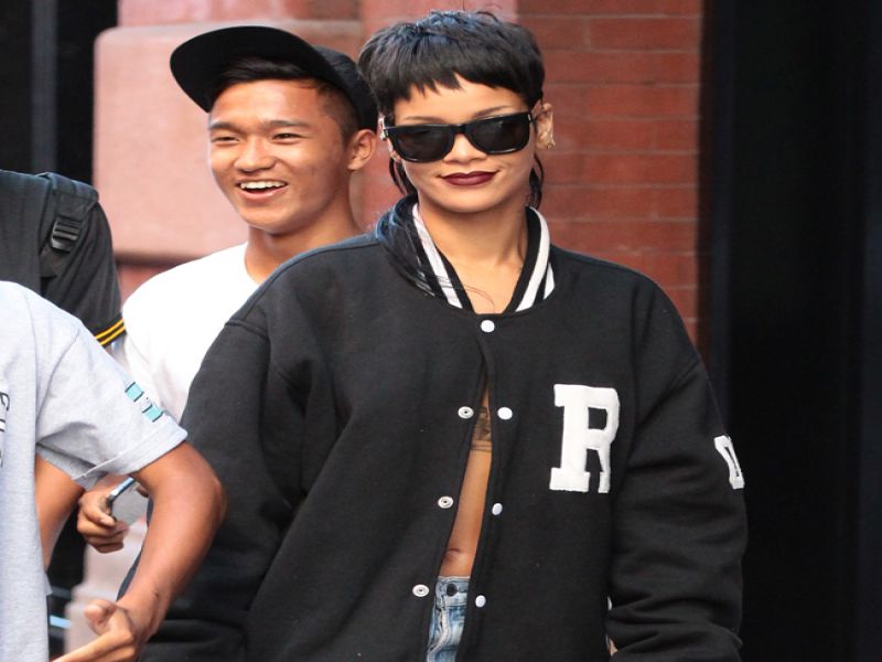 Rihanna: Rezervirala tri sedeže za polet v vesolje!
