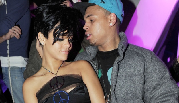 Rihanna si ponovno želi nasilnega Chrisa Browna