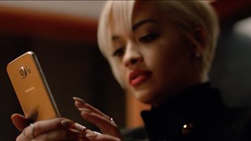 Vrnila se je! Rita Ora po krajšem premoru že nazaj