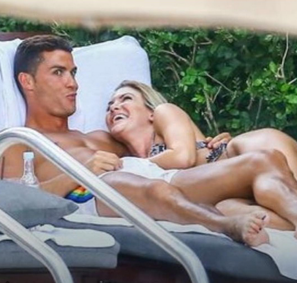 Ronaldo ujet s svetlolaso inštruktorico fitnesa