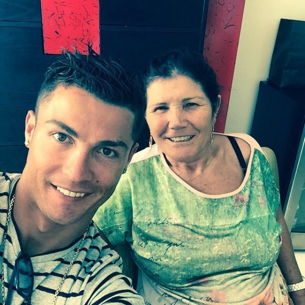 Foto! Ronaldo obožuje svojo mamo