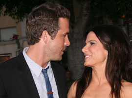 Opa! Sandra Bullock: Se je Ryan Reynolds že preselil k njej?!