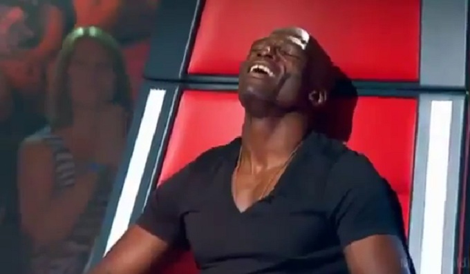 VIDEO YouTube atrakcija: Seal ujet med samozadovoljevanjem