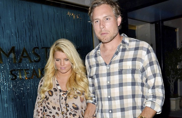 Je Jessica Simpson res noseča?