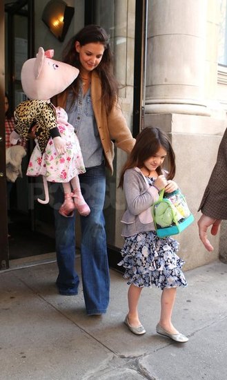 Katie Holmes in Suri na kosilu s plišastimi igračkami