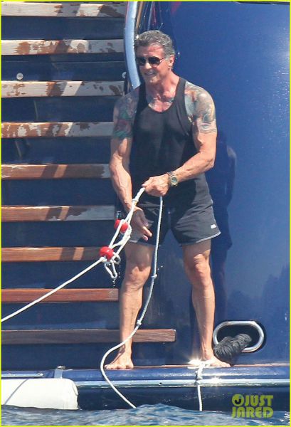 FOTO Žilasti Sylvester Stallone sinovo smrt preboleva v družbi hčerk