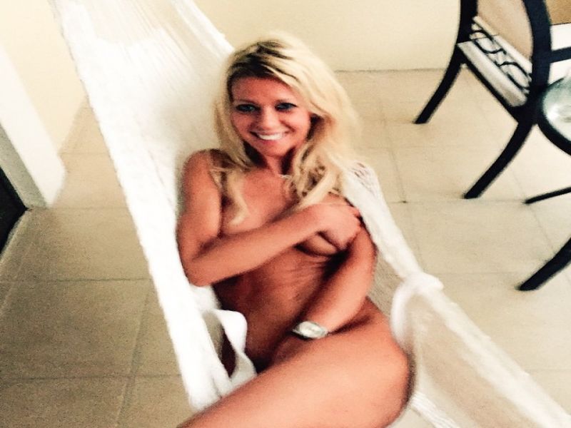 Foto! Tara Reid je v novo leto skočila gola!
