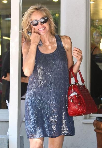 FOTO 50-letna Sharon Stone z novo frizuro še vedno zelo mladostna