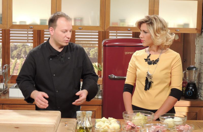 Nova serija: Titova kuhinja vas bo popeljala v čase Jugoslavije