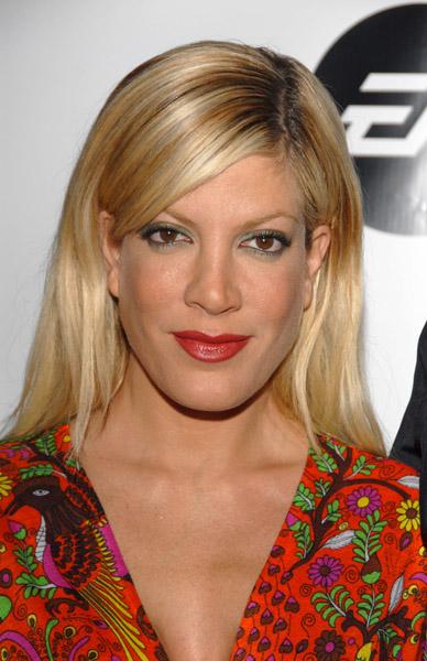 Tori Spelling: Pet mesecev po porodu je spet noseča