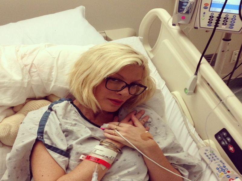 Ojoj! Tori Spelling tvita iz bolnišnične postelje!