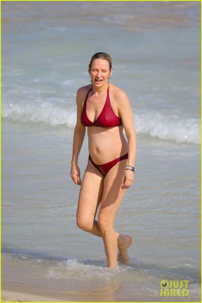 Opa! Takšna je v kopalkah 44-letna Uma Thurman