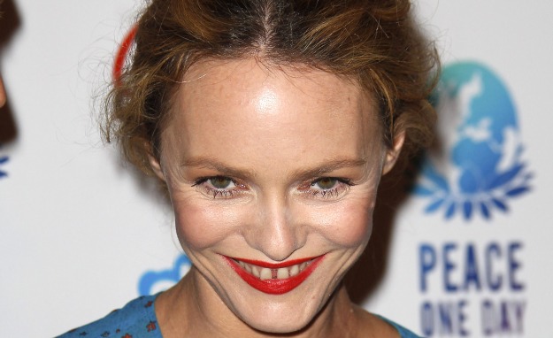 FOTO Vanessa Paradis: Sedaj lahko celo kupite njen nasmeh z razmikom med zobmi
