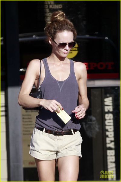 Ojoj! Vanessa Paradis pokazala grozno mišičaste roke