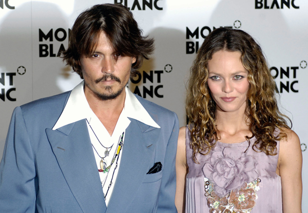 ŠOK Besna Vanessa Paradis: Johnny Depp je seksal z Angelino Jolie!