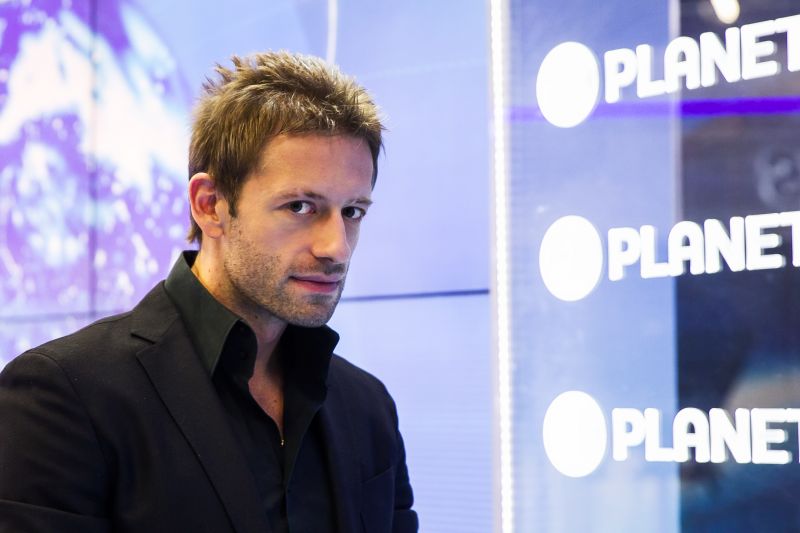 Vodenje Planet TV prevzel sposoben, šarmanten mladenič