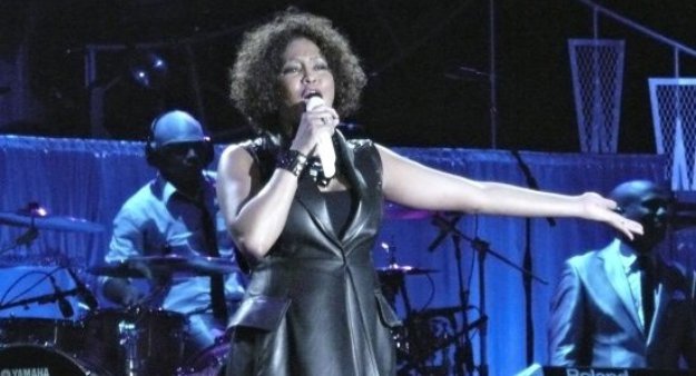 ŠOK Hčerka Whitney Houston zasačena med uživanjem kokaina