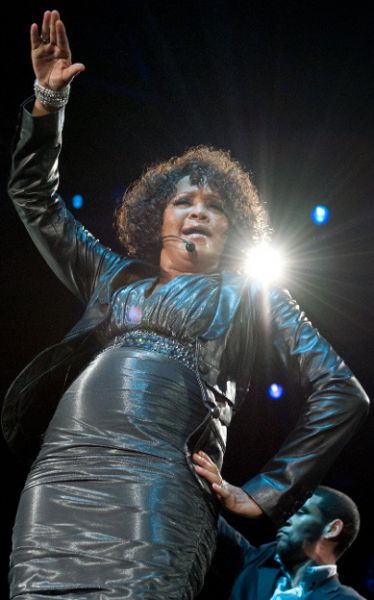 Debelušna in postarana Whitney Houston razočarala oboževalce