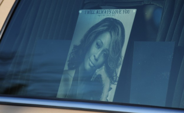 VIDEO Whitney Houston: Od nje se je poslovilo 1500 ljudi