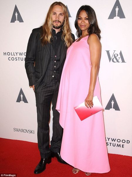 Opa! Zoe Saldana je za tri!