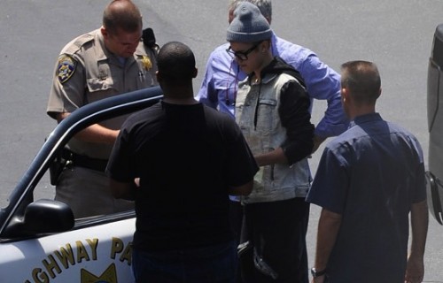 Justin Bieber: Bo paparaca kot prvi zvezdnik spravil v zapor?