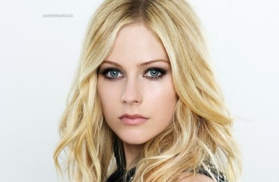 Obleci se kot Avril Lavigne