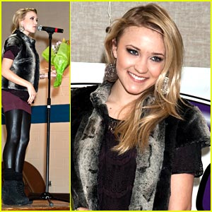 Emily Osment: Kmalu se odpravlja na turnejo