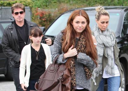 FOTO: Celotna družina Miley Cyrus po dolgem času spet zbrana!