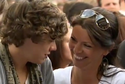 Mama Harryja iz 1D zanika: Emma ni njegova punca!